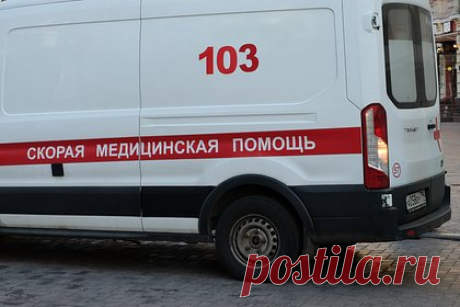 Пьяный россиянин избил мать табуретом и сжег диван. Пьяный житель Астрахани избил мать табуретом, а позже поджог диван и закрыл женщину в квартире. 41-летний Алексей Рябов находился в квартире вместе со 80-летней матерью. Мужчина накричал на нее, а позже избил табуреткой. Через несколько минут он поджег диван и запер женщину в квартире.