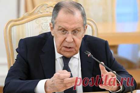Лавров назвал опасное действие Киева для украинцев. Киев подвергает опасности и шантажирует украинцев, размещая на гражданских объектах системы противовоздушной обороны (ПВО). Об этом заявил глава МИД России Сергей Лавров на пресс-конференции по итогам деятельности российской дипломатии в 2023 году. «Это происходило на постоянной основе», — отметил он.
