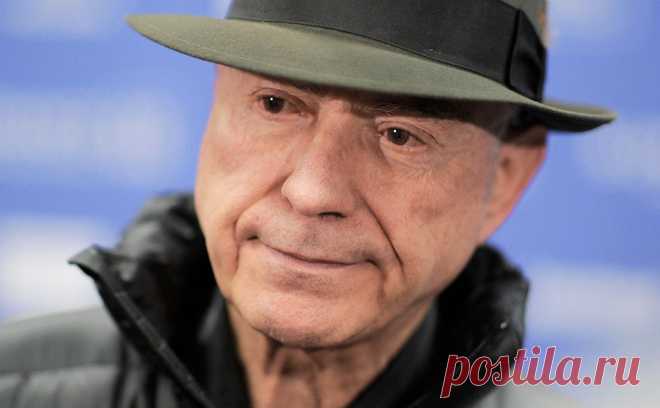 Умер актер из «Русские идут, русские идут!» Алан Аркин. Американский актер Алан Аркин снялся более чем в 100 фильмах и сериалах, в том числе в лентах «Уловка-22», «Эдвард руки-ножницы» и «Маленькая мисс Счастье»