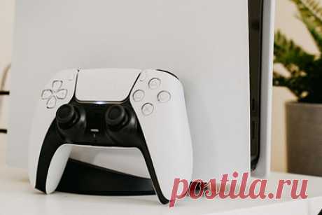 Игры для PlayStation подорожают. Бывший топ-менеджер PlayStation предсказал удорожание игр для приставок Sony. По оценке Шона Лейдена, который до сентября 2019 года занимал различные руководящие должности в компании, стоимость разработки игр будет расти. В недалеком будущем каждая крупная игра для PS обойдется примерно в 200 миллионов долларов.