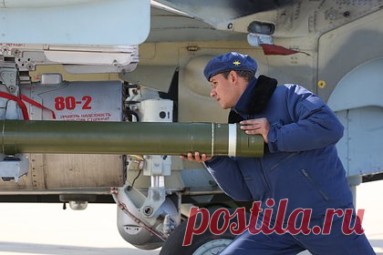 Российский полковник рассказал о возможностях авиаракеты «Вихрь». Авиационная управляемая ракета «Вихрь» способна уничтожить любой танк западного производства, который получили Вооруженные силы Украины. О возможностях российского оружия ТАСС рассказал эксперт в области бронетанковой техники, кандидат военных наук, полковник запаса Сергей Суворов.