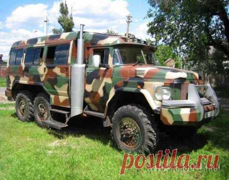 Дом на колёсах построенный на базе ЗиЛ-131 Авто самоделка дом на колёсах для поездок по бездорожью, построенный на базе ЗиЛ-131. Далее фото и описание