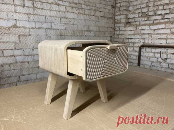 Креативная прикроватная тумбочка из фанеры своими руками Креативная прикроватная тумбочка из фанеры своими рукамиВы можете сделать ее шире или уже, выше или ниже, чтобы она смотрелась в вашем интерьере более гармонично.