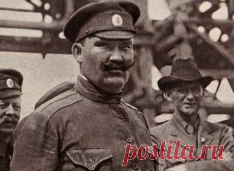 Григорий Семенов: судьба мятежного атамана Атаман Григорий Семёнов долгое время был «врагом народа» и одним из главных злодеев советской пропаганды. Мятежный атаман знал несколько языков, ратовал за национальное равенство и верил в казачество.