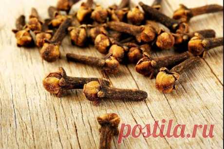 Лучшие источники антиоксидантов

Антиоксиданты нам обязательно нужны, но употреблять их в достаточном количестве совсем не сложно.

Чемпионом по антиоксидантам стать очень легко, используя травы и специи, а также продукты, богатые витамином С - это один из главных природных антиоксидантов (но нет, не лимоны с апельсинами помогут нам лучше всего в этом плане).

Антиоксиданты нужны для того, чтобы наши клетки не разрушались преждевременно, в том числе под напором окисляющих ...