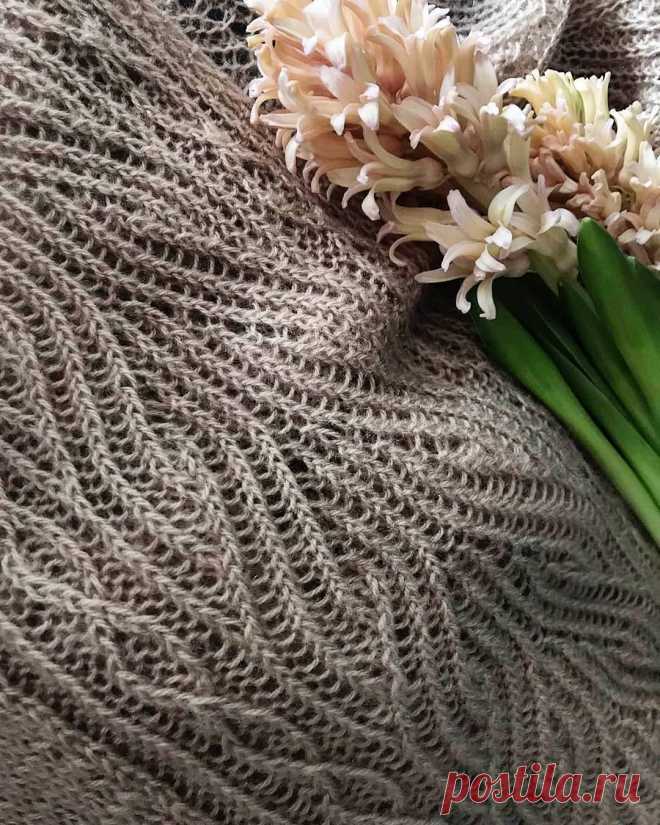 Added by @gordi_82 Instagram post Уже хочется весны, тепла и солнца!🙋🌞 Но ещё есть время для красивых, нежных и теплых аксессуаров 🤗 
Листайте фото, там есть схема узора, который украшает этот чудесный платок!😍
Всем хорошего дня 😘
#связано #схемаузора #схемаузораспицами  #связаноспицами #связаноруками #платокспицами #бактусспицами #скандинавскийплаток #связатьбактус #связатьшаль #шальспицами #вязатьпросто #вязатькрасиво #вязанаянежность #минсквяжет #вязаниеэтодиагноз ...