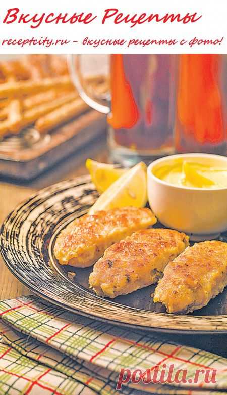 Вкусные рецепты ВКУСНЫЕ РЫБНЫЕ КОТЛЕТКИ
Ингредиенты
400 г + 200 г филе рыбы (филе окуня + филе лосося)
200 г лука
200 г хлеба
50 г + 50 г масла сливочного (для котлет + для пюре)
2 яйца
50 г кабачков
100 г сливок
100 г  стручковой фасоли
20 г переца чили
30 г кедрового ореха
15 г масла оливкового
10 г соевого соуса
10 г петрушки (для украшения)
500 г картофеля
150 мл молока
по вкусу соль
по вкусу перец