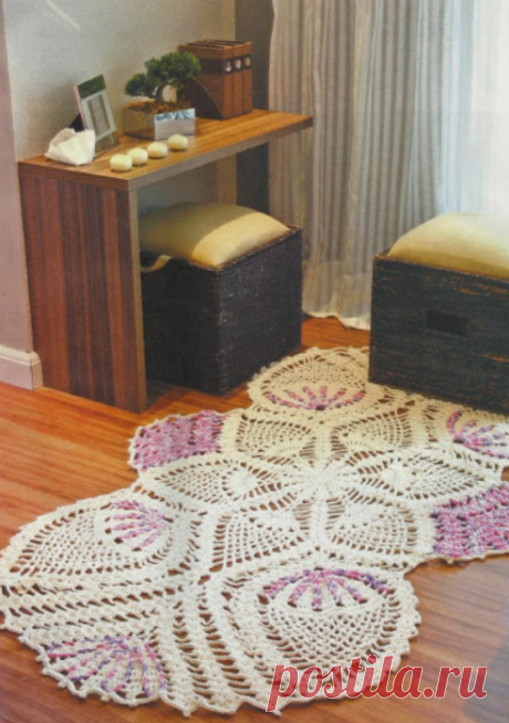 Красивый коврик крючком на пол.