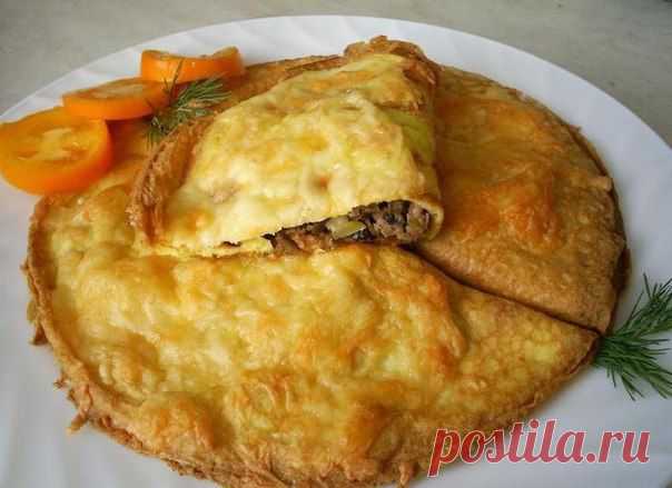 ЯИЧНЫЕ БЛИНЫ с НАЧИНКОЙ - в Духовке !!! **Блины: яйцо 5шт+майонез 80г+ чуть молока+ соль, взбить. Выпекаем блины с 1-й стороны, толще обычных. *Начинка: грибная икра (отварные опята измельчим, слегка обжарим), во время обжарки добавим- вареная колбаса+маринов/огурцы+зел/лук. *На половинку блина кладём начинку, закрываем другой половинкой, края прижать. Блины на противень, посыпать тёртым сыром. *В разогретую духовку до 200, до румяной корочки !!!