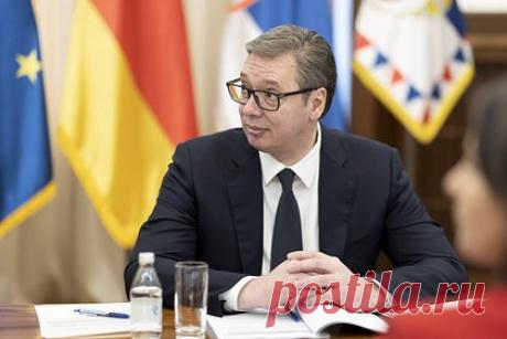 Вучич раскритиковал Меркель из-за слов о Минских соглашениях. Президент Сербии Александр Вучич заявил, что слова бывшего канцлера ФРГ Ангелы Меркель о том, что заключение Минских соглашений являлось попыткой дать Украине время, стали сигналом для пересмотра взглядов на то, кому можно доверять, поскольку выходит, что Запад намеренно обманывал Россию.