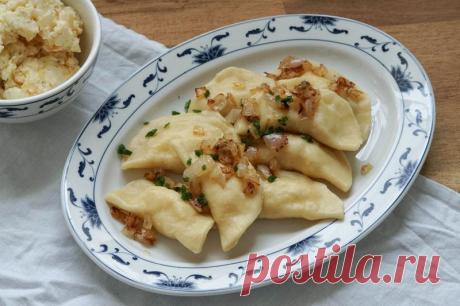 Polnische Piroggen » Rezept für vegetarische Piroggen | Caros Küche