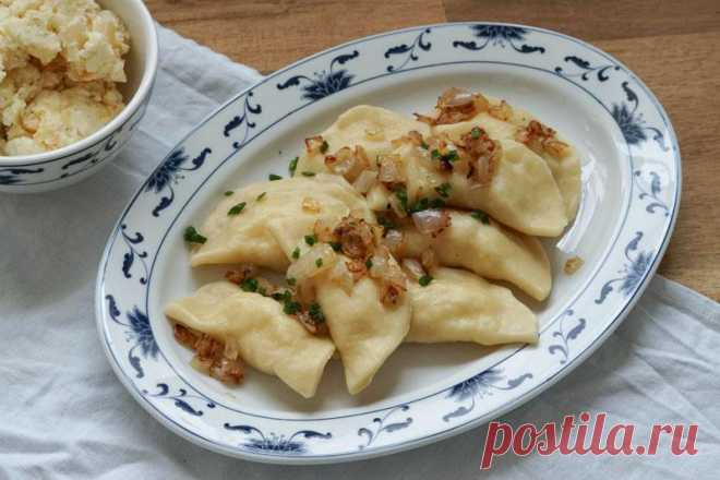 Polnische Piroggen » Rezept für vegetarische Piroggen | Caros Küche