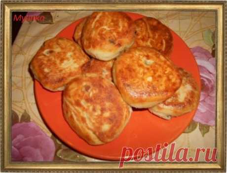 СЫРНИКИ С ИЗЮМОМ