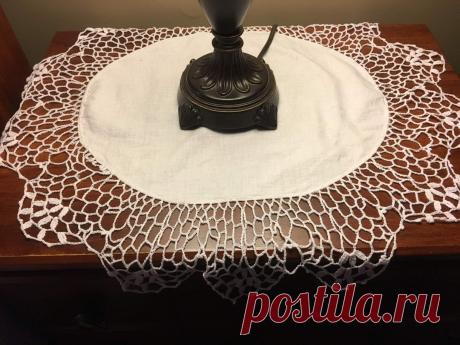 Салфетка обвязанная крючком