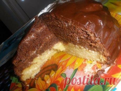 Торт "Тающее чудо"
Такой нежный вкус я пробовала первый раз! В меру пропитанный и незатейливый в приготовлении он порадует к любому празднику)
Ингредиенты:
●Сметана — 1 кг
●Яйцо куриное — 2 шт
●Сахар — 3 стакана
●Сода — 1.5 ч. л.
●Мука — 2 стакана
●Какао-порошок — 3.5 ст. л.
●Сок половины лимона
●Масло сливочное — 2 ст. л.
Приготовление:
1. Бисквиты: 2 стакана сметаны (400 г), 2 яйца, 2 стакана сахара, 1, 5 ч. л. гашеной соды и 2 стакана муки размешать. Разделить тесто на 2 части, в одну ча