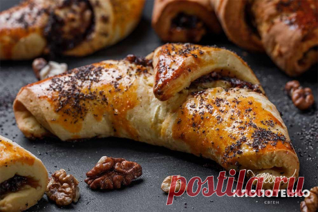 Кифлики: простой рецепт рогаликов от Евгения Клопотенко Невероятно вкусные рогалики, или кифлики, с начинкой изслив и мака. Божественно!