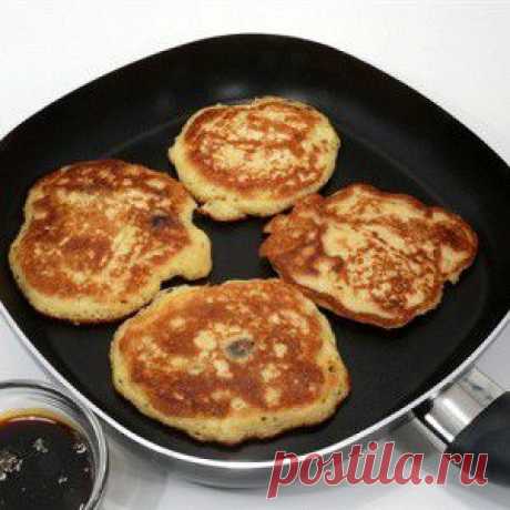 Оладьи манные на меду с вареньем - BestCook