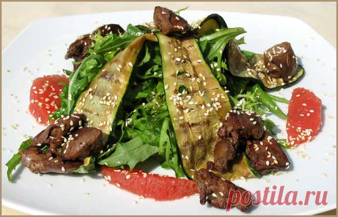 Теплый салат с куриной печенью