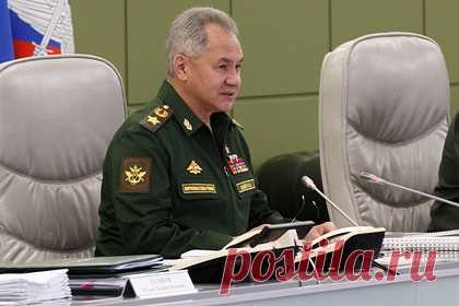 Кремль объяснил предложение Шойгу направлять добровольцев на Украину. Министр обороны Сергей Шойгу, предлагая направлять добровольцев на Украину, имел в виду выходцев с Ближнего Востока, речи о согражданах не шло. Так его инициативу объяснил представитель Кремля Дмитрий Песков. Пресс-секретарь президента рассказал, что поток добровольцев действительно есть.