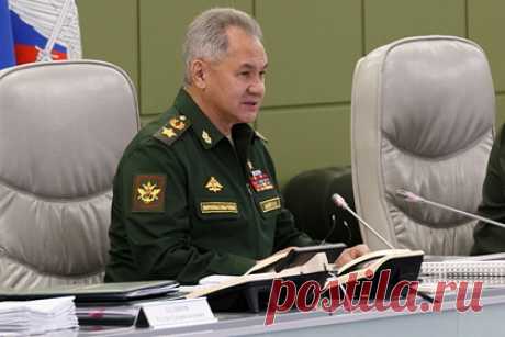 Кремль объяснил предложение Шойгу направлять добровольцев на Украину. Министр обороны Сергей Шойгу, предлагая направлять добровольцев на Украину, имел в виду выходцев с Ближнего Востока, речи о согражданах не шло. Так его инициативу объяснил представитель Кремля Дмитрий Песков. Пресс-секретарь президента рассказал, что поток добровольцев действительно есть.