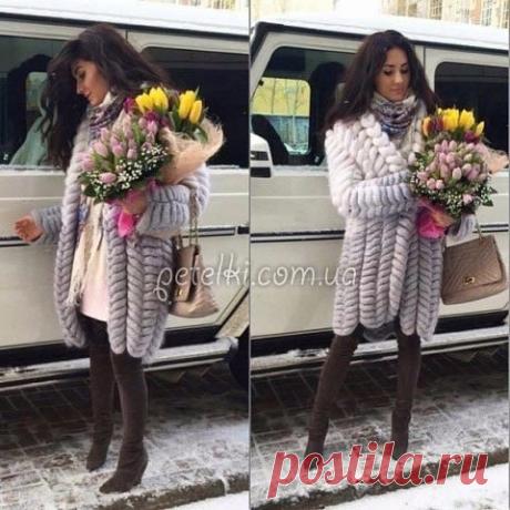 Кардиган Азиатский колосок или Шиншилла. МК, описание вязания 
https://petelki.com.ua/1732-kardigan-aziatskiy-kolosok

Сегодня предлагаем вам связать вот такой замечательный теплый кардиган, который нарекли незамысловатым названием Шиншилла. Он действительно похож на этого зверька, благодаря узору Азиатский колосок, которым он связан.
Показати повністю...