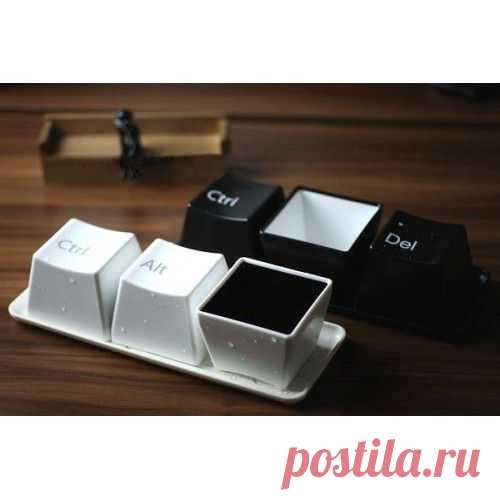 Купить ctrl– alt– del, чашки и поднос - перезагрузка по низкой цене