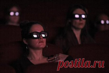 Офтальмолог предупредила об опасности 3D-очков. Людям со сниженной остротой зрения не рекомендуется использовать 3D-очки для просмотров фильма в кинотеатре. Те, у кого зрительная функция недостаточная или несформированная, могут страдать от зрительного утомления и головных болей, рассказала врач-офтальмолог Татьяна Шилова.