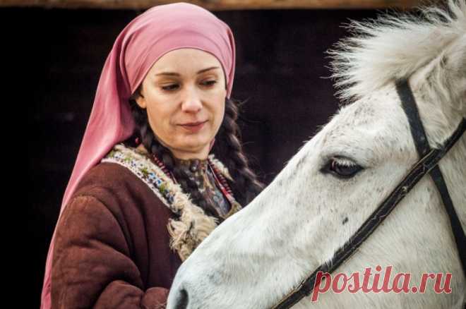 «А стриптиз будет?» Сеть ответила «голой пионерке» Хаматовой. «Деньги на дом в „деревне миллионеров“ в Латвии заработала в России. А теперь раскрылась в полной красе», — пишут пользователи в Сети.