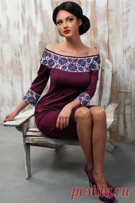 Эйфелева башня из бумаги, украшенная цветами