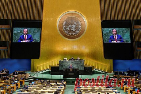 Послу США устроили бойкот на заседании ООН в знак протеста. Десятки участников заседания Совета ООН по правам человека в Женеве устроили бойкот послу США Мишель Тейлор. На опубликованном ролике видно, что речь посла не стали слушать примерно половина участников встречи. «США теряют уважение во всем мире», — подчеркнул Ахмед в социальной сети X.