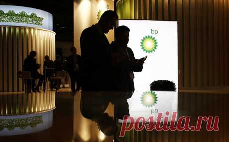 Британская BP объявила о намерении продать долю в «Роснефти». BP продает 19,75% «Роснефти», а ее глава Бернард Луни выходит из совета директоров крупнейшей российской нефтяной компании. Это происходит на фоне западных санкций против России из-за военных действий на Украине