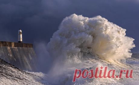 STORM Those waves were a bonus. Ok, a wee more than just a bonus. I have never seen such a powerful display of nature before, but the real reason I was standing below the sea defences in 80mph wind and gales was the company of three other immensely talented, quirky togs with an insane sense of humour (still smiling about that floating camera bag that nearly got swept away to sea).  It has been such a long time since I shot the ocean. It will be an understatement to say tha...