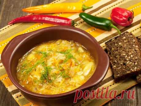 Очень вкусный капустняк  
 Очень, очень вкусный суп получается. Наваристый, сытный и насыщенный. Этот суп готовят для поддержания организма в хорошей физической форме.  Ингридиенты:
Мясо на косточке (свинина, говядина) – 500…