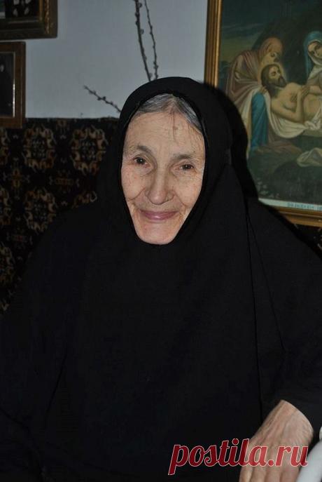 «Старые матушки предупреждали: еще будут времена, когда храмы начнут захватывать еретики» / Православие.Ru