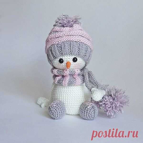 Вязаные снеговички амигуруми крючком 

 Украшаем дом  и дарим новогодние подарки





источник
