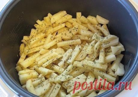 Вкусная картошка в мультиварке на режиме “Выпечка”.