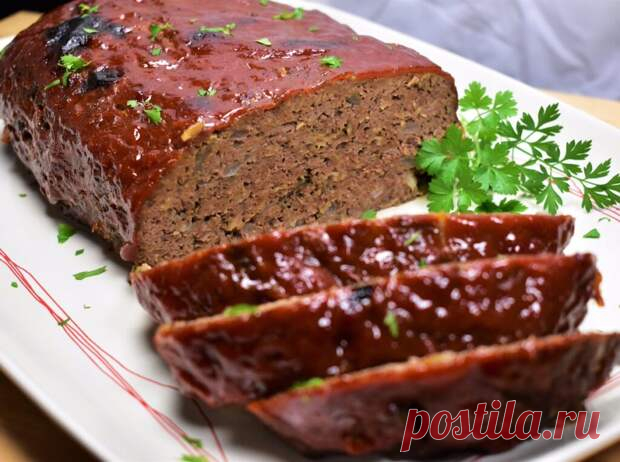 Мясной рулет из говядины - ФотоРецепт - медиаплатформа МирТесен Это очень простой и проверенный рецепт мясного рулета. Его готовка не занимает много времени, а вкусно и выглядит неплохо! Ингредиенты фарш говяжий - 600 г яйцо - 1 яйцо лук репчатый - 1 нарезанная луковица молоко - 1 стакан панировочные сухари - 1 стакан соль и перец - по вкусу сахар коричневый -
