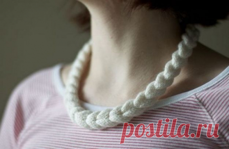 Вязание из остатков пряжи – ожерелье-косичка своими руками » Креативные поделки своими руками из подручных средств, для праздников, подарков, интерьера