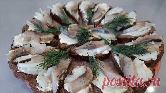 Очень вкусная закуска из картошки, сыра и копченой скумбрии. Канапе. - поиск Яндекса по видео
