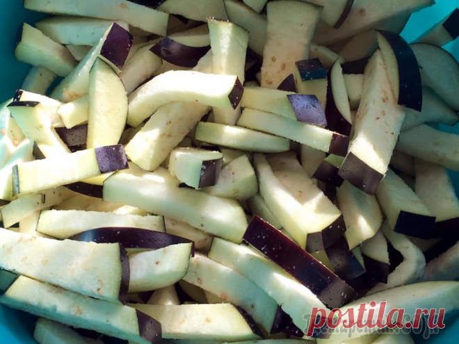 Закуска с жареными баклажанами