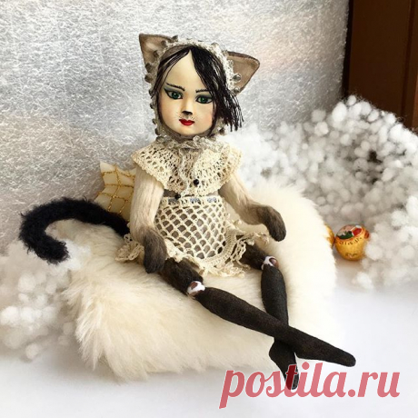 🙋🏼💕Интерьерная Тедди Долл Кошечка. Выполнена по мотивам великолепных кукол Марины Комадей @marina_komadei и по ее выкройке. Лицо этой кошечки расписывала сама.🐈🐱И, конечно, любимое Ирландское кружево🤗. ...............................,,..................... 🙋🏼💕Interiors Teddy Doll Pussycat.  #интерьернаякукла #теддидолл #интересно #teddybear #teddydolls #teddycat #pussicatdolls #pussicat #cute #amazingdoll