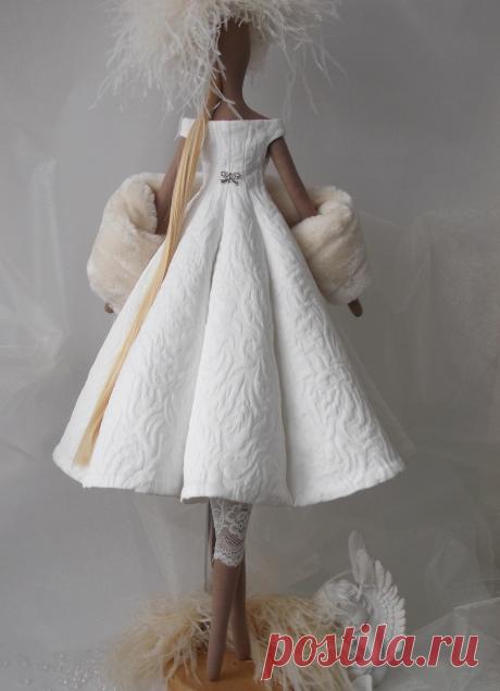 This dress is made for Tilda doll 26 inches (65 cm) tall, and Odiva Tilda doll 68 cm-72 inches

If you want my Tilda -Odiva, you can take a look at this link:
https://www.etsy.com/listing/917059804/pdf-dress-sewing-pattern-and-tutorial?ref=shop_home_active_12&amp;crt=1

All PDF files are also suitable for Odiva Tilda doll