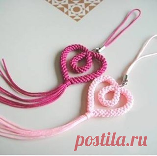 Брелок в виде сердечка.

Рукоделие для счастья и души