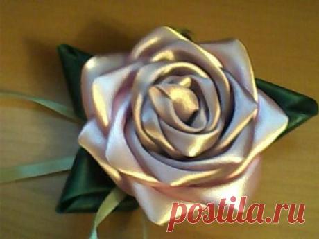 Роза из атласной ленты. МК.