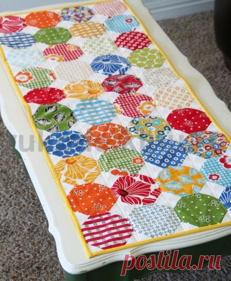 Покрывало на банкетку своим руками. Шьем в технике пэчворк.Мастер-класс.