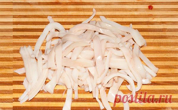 Как правильно варить кальмары для салата, чтобы были мягкими и не безвкусными »