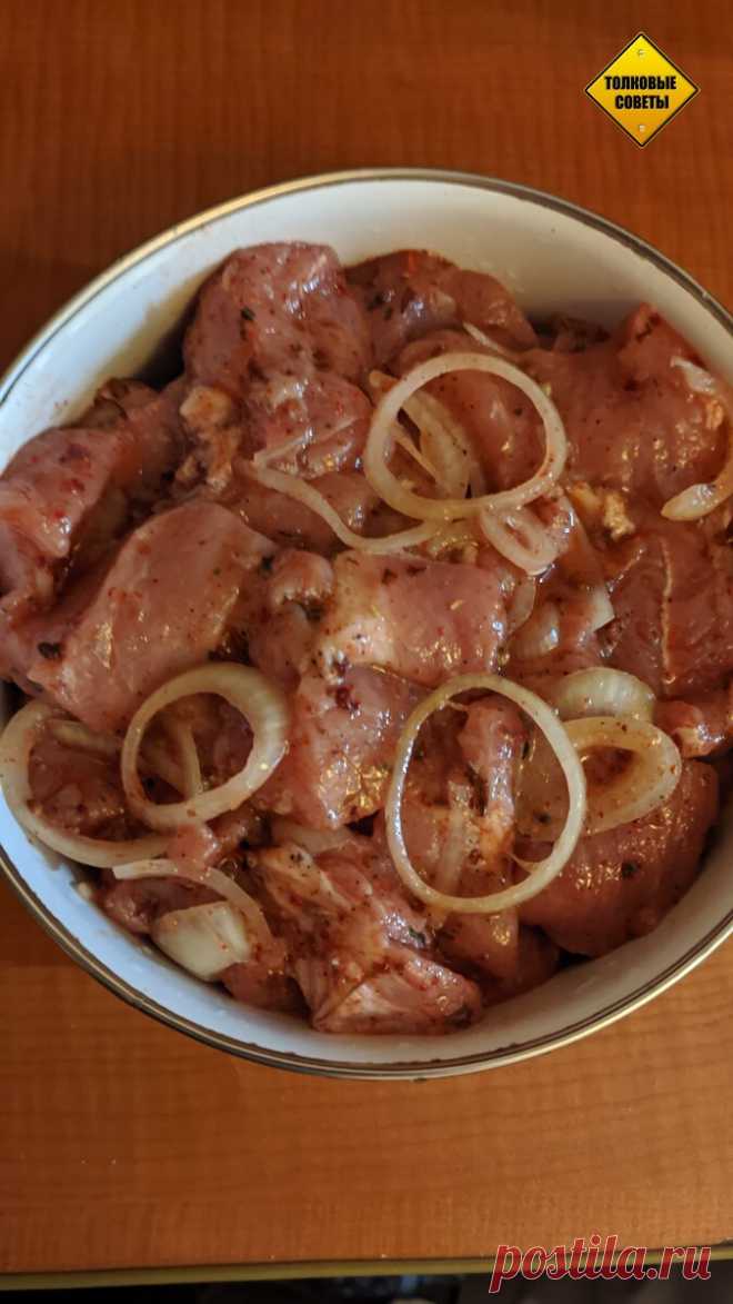Узбек посоветовал замариновать мясо по его рецепту.