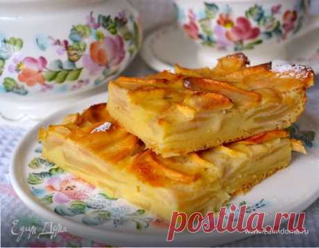 Французский яблочный пирог (Gâteau invisible aux pommes), рецепт с ингредиентами: яйца куриные, яблоки, молоко