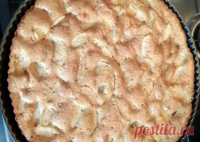 Воздушная шарлотка с яблоками и ревенем - пошаговый рецепт с фото. Автор рецепта Виктория 🌳 . - Cookpad