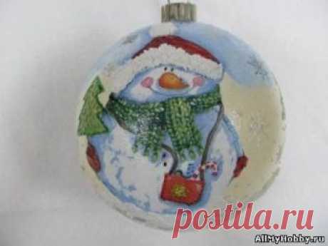 Декор ёлочного шарика.